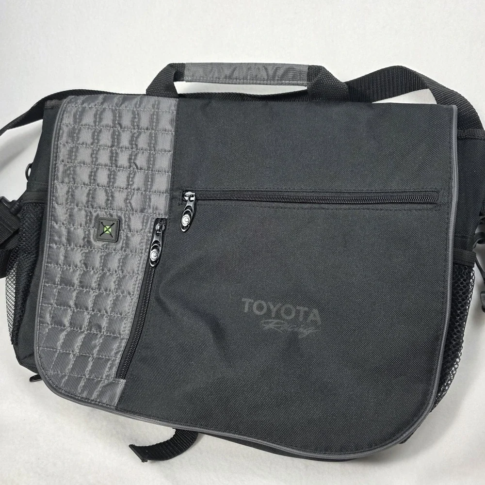 Vintage Leeds Toyota Racing 15